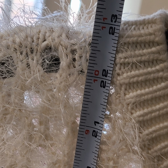 Banana Republic Cream Sweater size Small - Picture 7 of 7